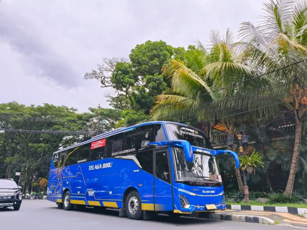 sewa bus pariwisata malang