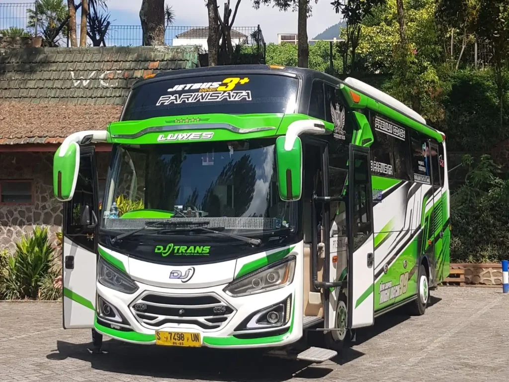 sewa bis malang