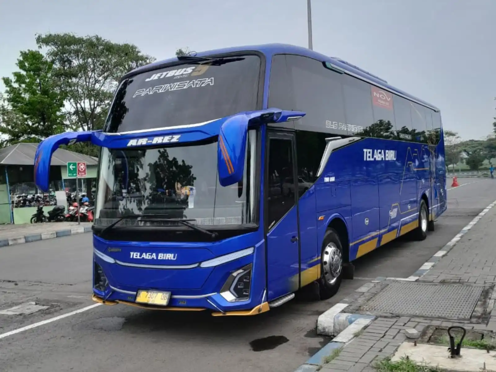sewa bus pariwisata malang
